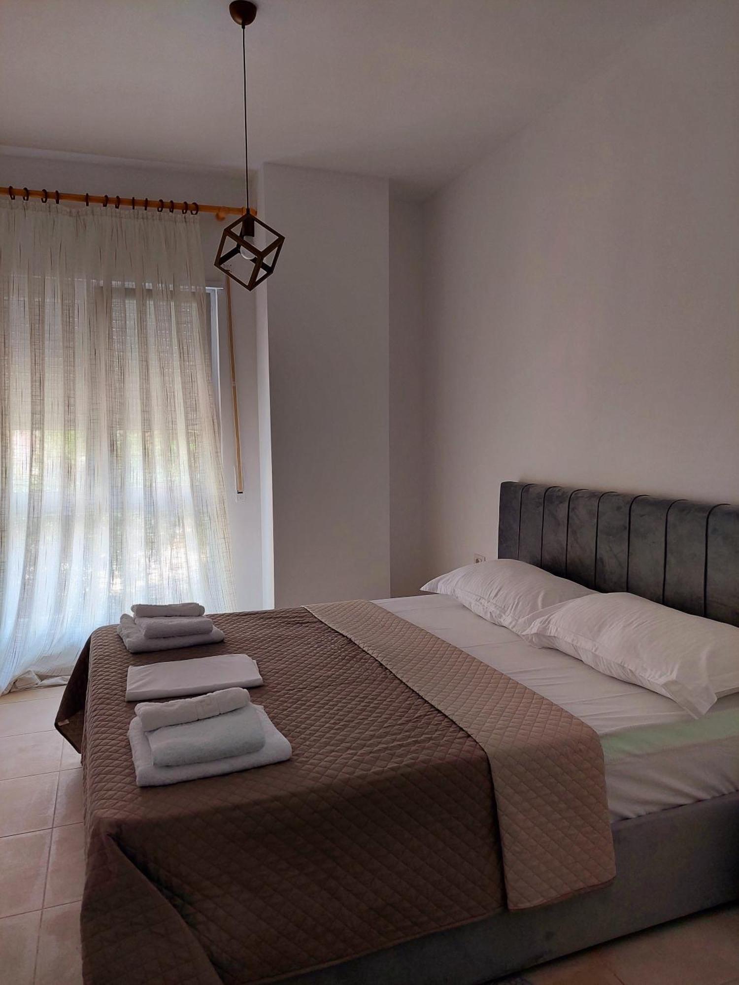 Gex Apartments Tirana Exteriör bild